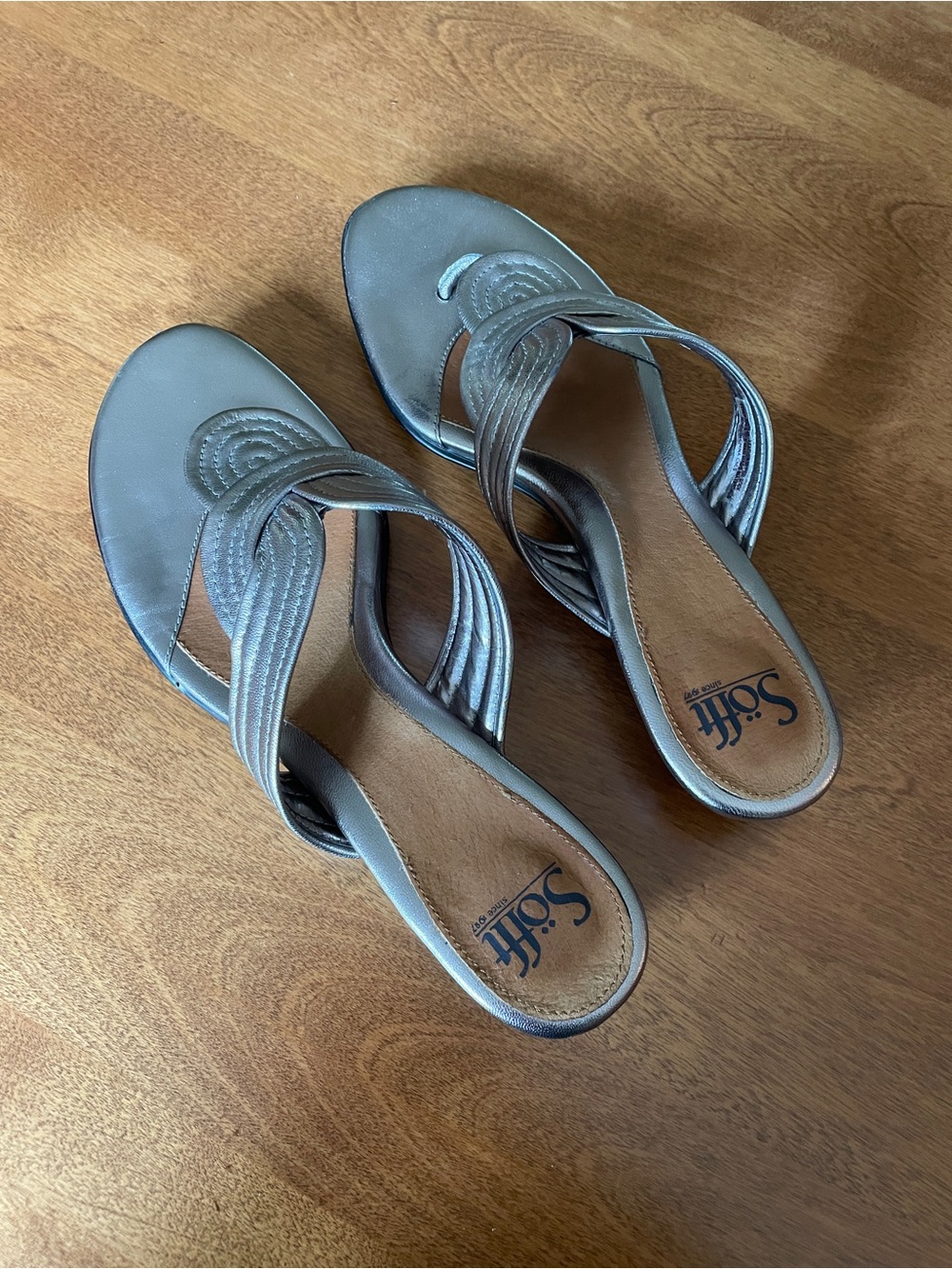 Sofft Comfort Women's Silver Slip-On Thong Sandals